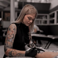 Warum machen Online-Kurse Sie nicht zum professionellen Tätowierer?